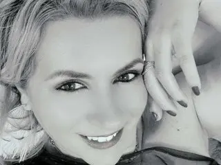 Pics MayraWhite